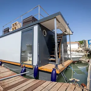 The Boathouse Company - Casa Flotante Experience - Real Club Nautico, Hotel en barco